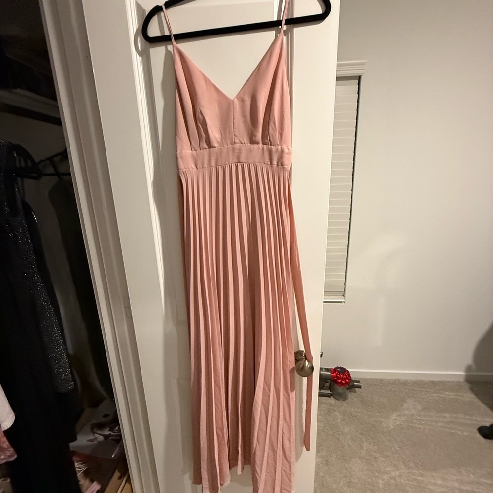 Elegant Pink Pleated Dress